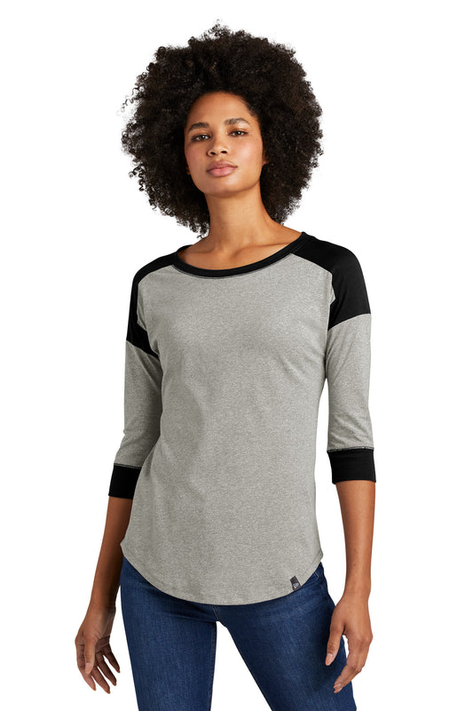 New Era    Women's Heritage Blend 3/4-Sleeve Baseball Raglan Tee. LNEA104