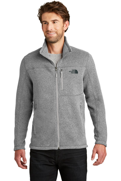 The North Face    Sweater Fleece Jacket. NF0A3LH7